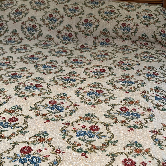 Vintage Italian made bedspread - Picture 3 of 7